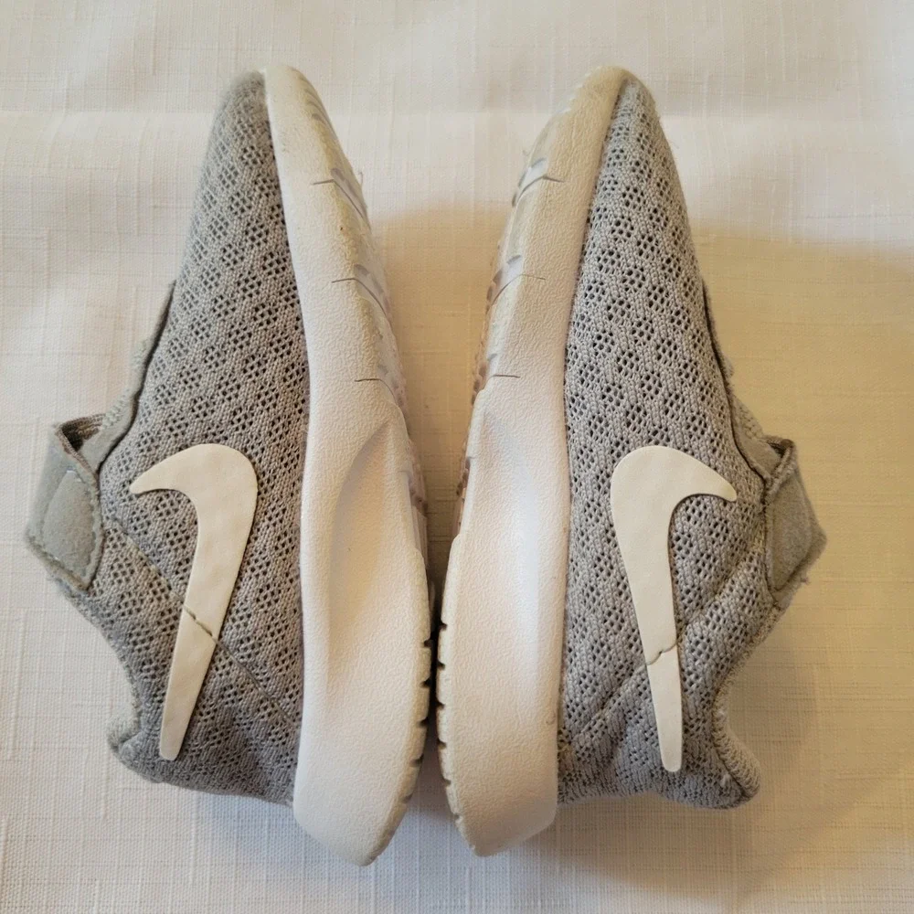 Nike 4C Sneakers Grey White Mesh Hook Loop Strap TANJUN Easy On Luxury Shoes